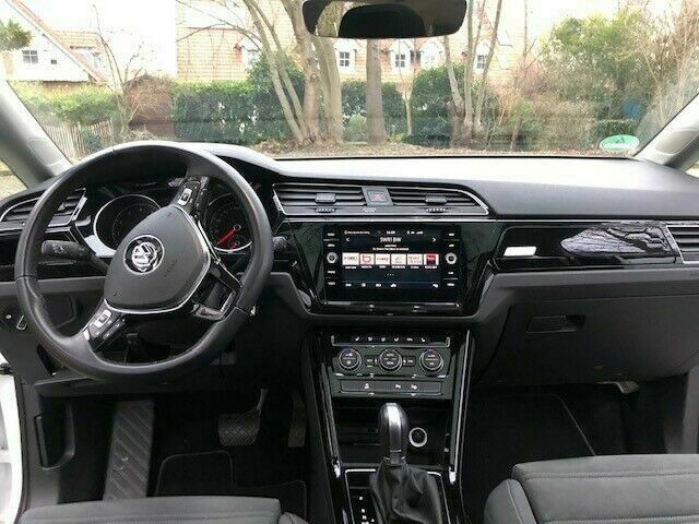 Volkswagen Touran • 2018 • 87,400 km 8