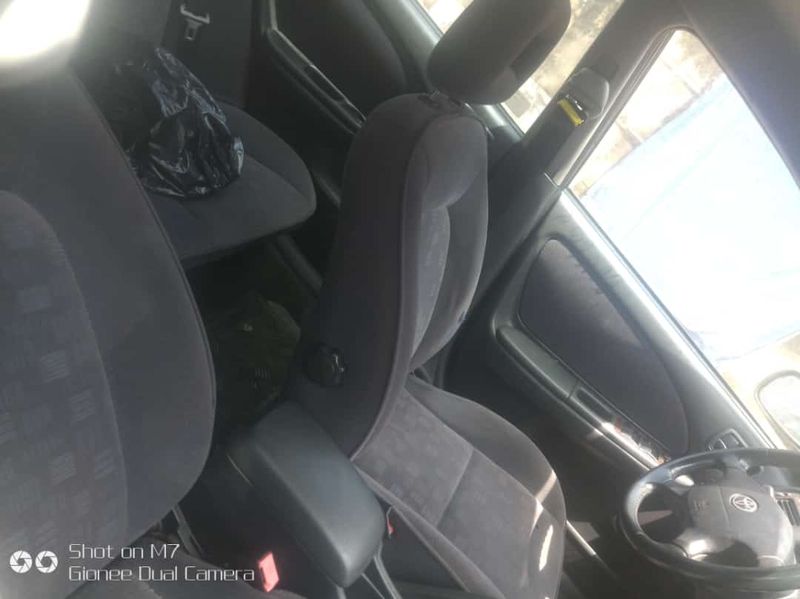 Toyota Avensis • 2000 • 14,275 km 3