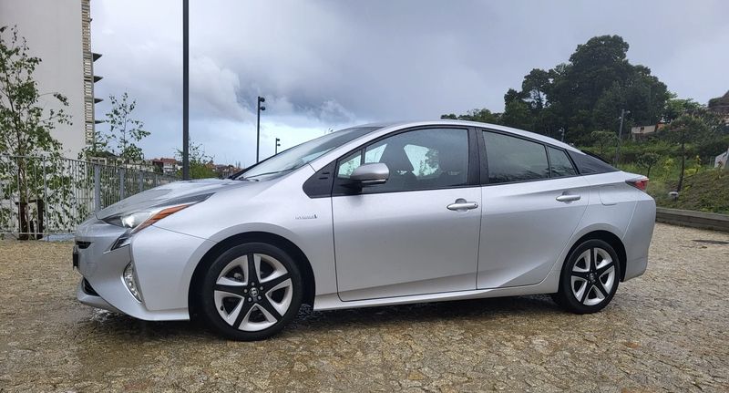 Toyota Prius • 2016 • 88,300 km 2