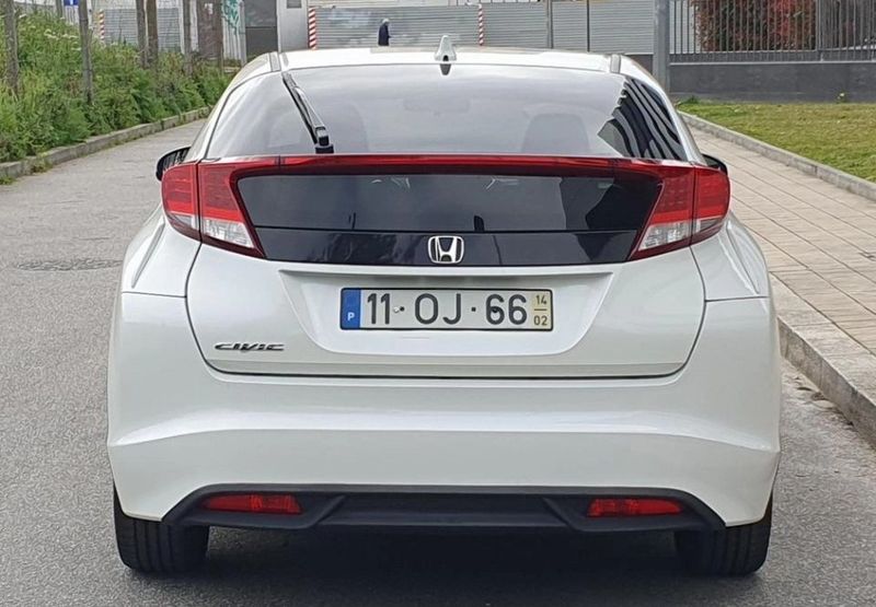 Honda Civic • 2014 • 204,000 km 4