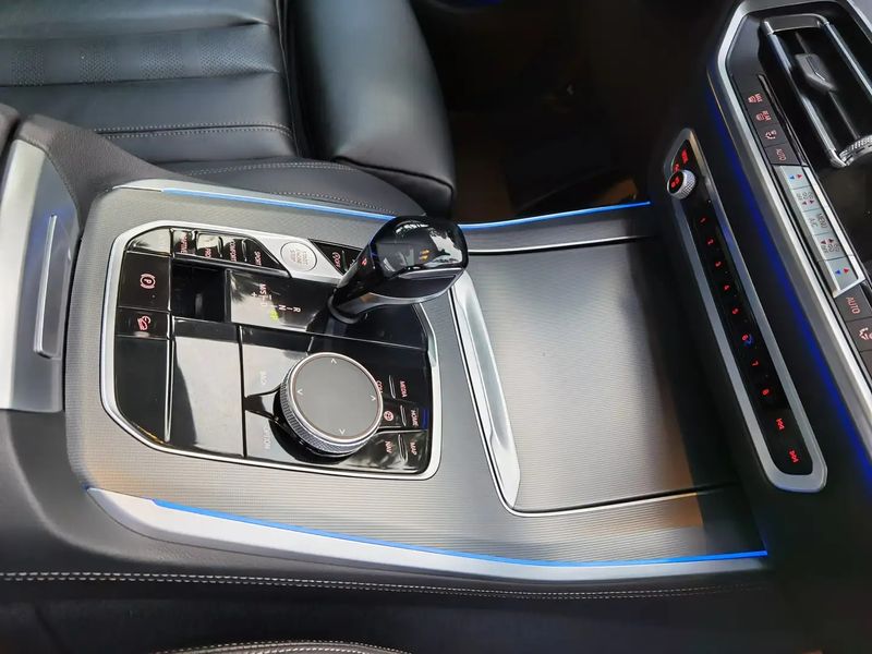 BMW X5 • 2019 • 38,000 km 6