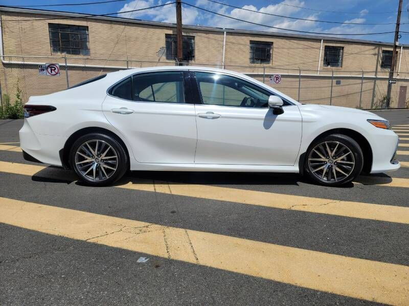 Toyota Camry • 2022 • 2,140 km 7