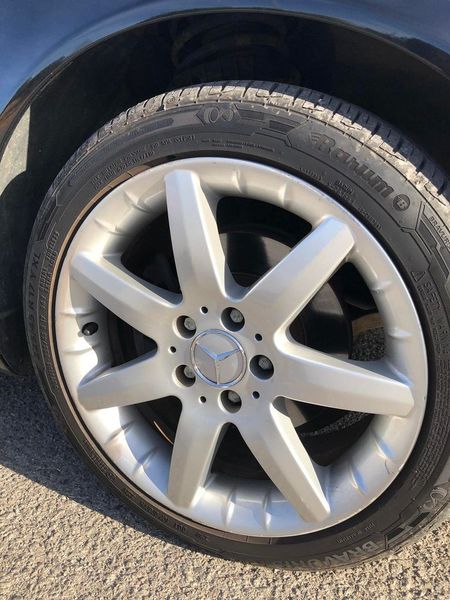 Mercedes-Benz C-Class • 2003 • 218,000 km 2