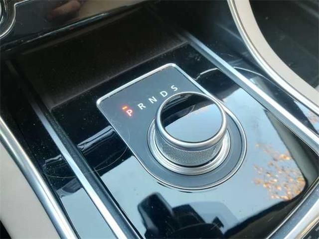 Jaguar XE • 2016 • 129,500 km 9