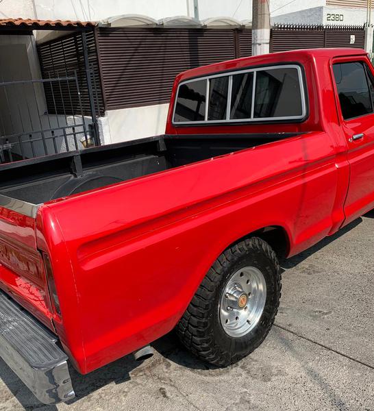 Ford F-150 • 1977 • 92,855 km 13