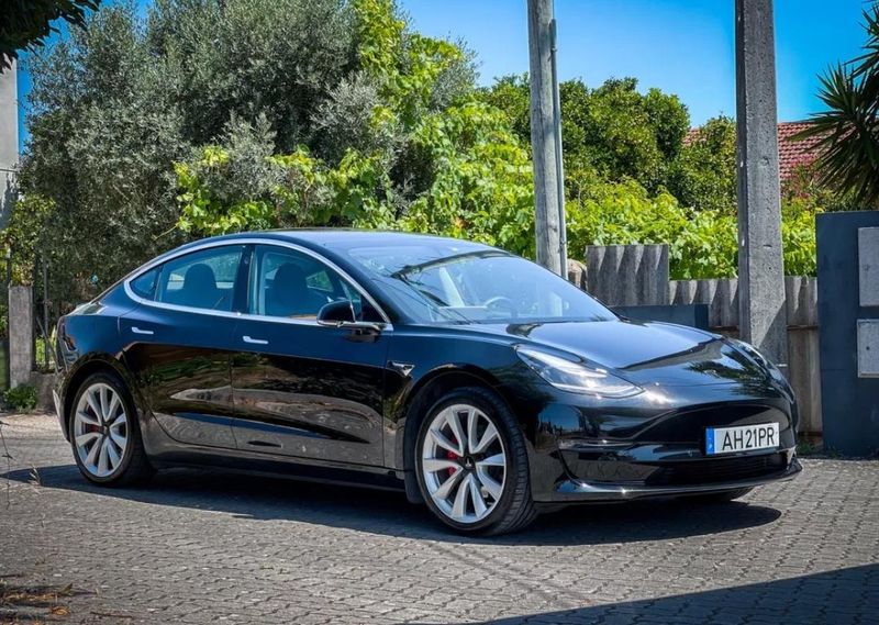 Tesla Model 3 • 2020 • 19,800 km 8