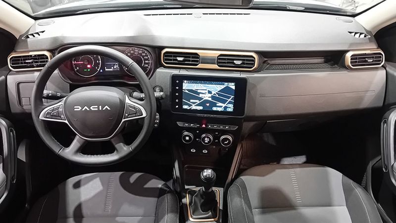 Dacia Duster • 2023 • 5,302 km 5