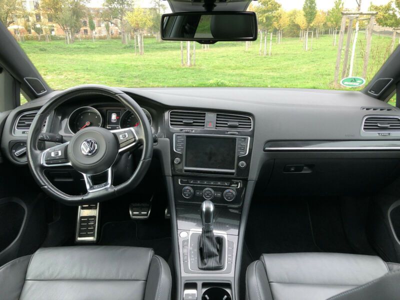 Volkswagen Golf • 2015 • 169,000 km 2