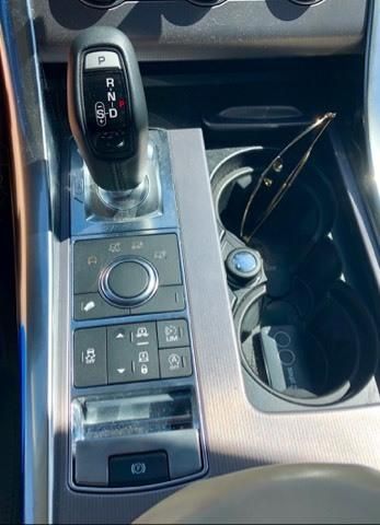 Land Rover Range Rover Sport • 2018 • 130,000 km 6