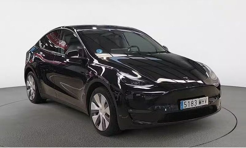 Tesla Model Y • 2023 • 86,000 km 1