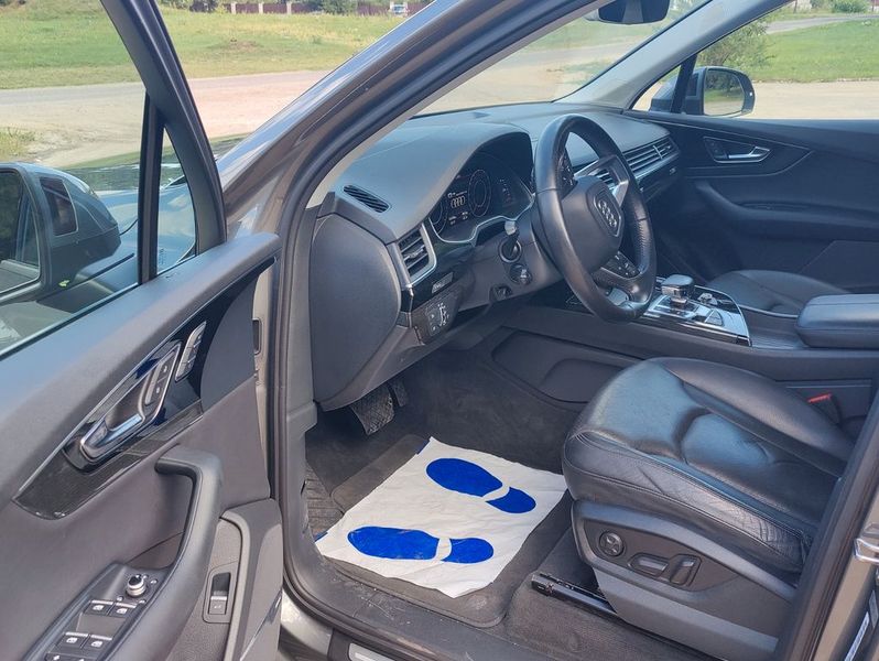 Audi Q7 • 2017 • 132,000 km 6