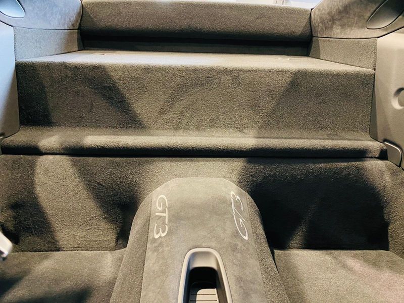 Porsche 911 • 2018 • 47,000 km 6