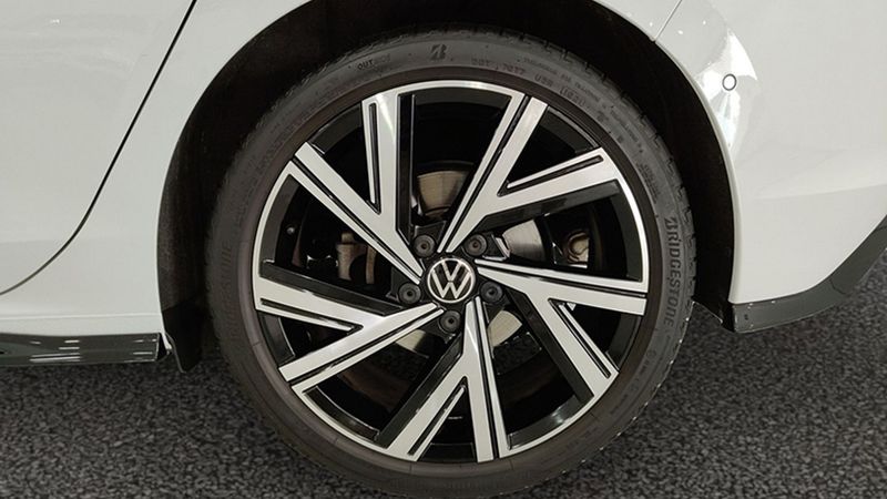 Volkswagen Golf • 2021 • 38,310 km 12