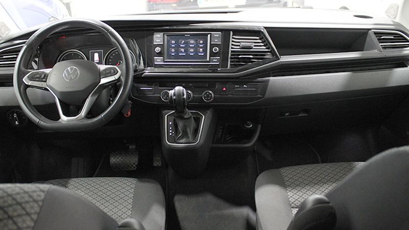 Volkswagen Multivan • 2021 • 30,742 km 3