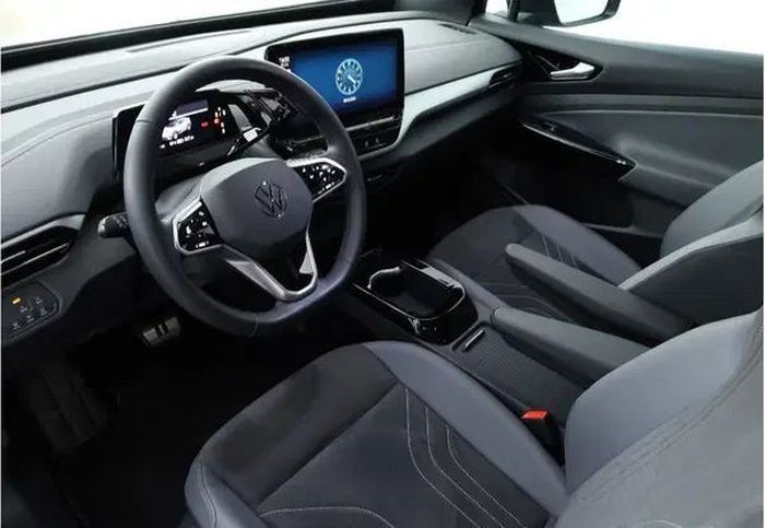 Volkswagen ID.4 • 2023 • 39,000 km 5