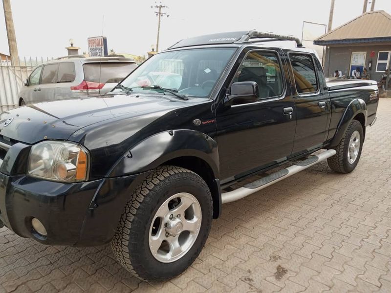 Nissan Frontier • 2011 • 34 km 1