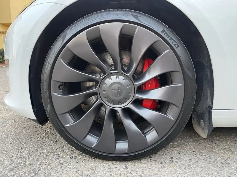 Tesla Model 3 • 2021 • 116,790 km 13