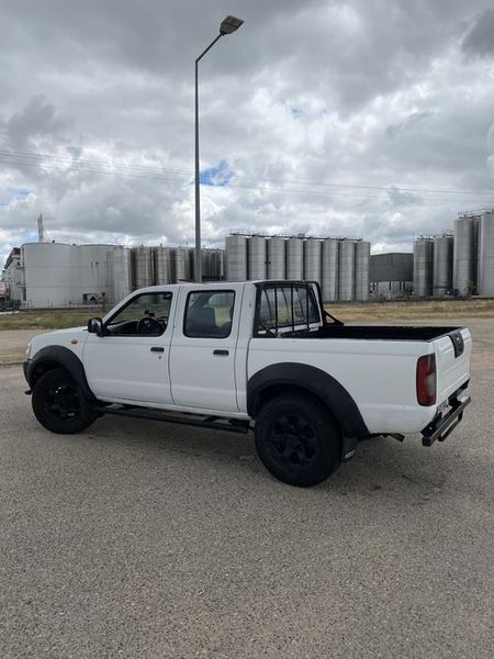 Nissan 300c • 2002 • 205,000 km 4