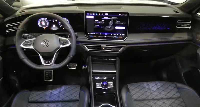 Volkswagen Tiguan • 2024 • 4,100 km 4