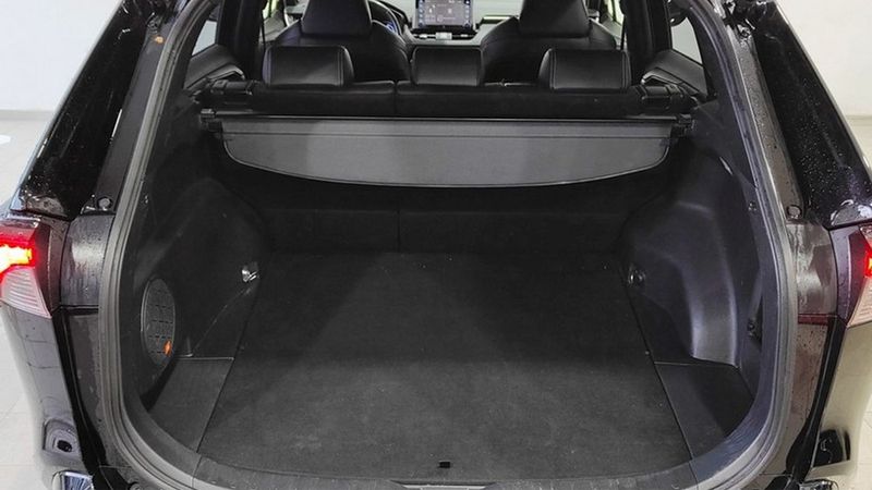 Toyota RAV4 • 2020 • 72,681 km 12