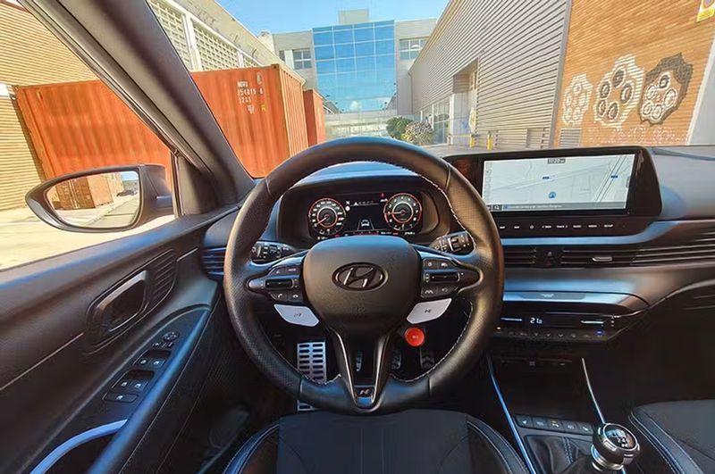 Hyundai i20 • 2022 • 27,428 km 9