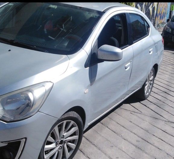 Dodge Attitude • 2016 • 157,000 km 4