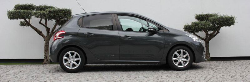 Peugeot 207 • 2013 • 11,900 km 2