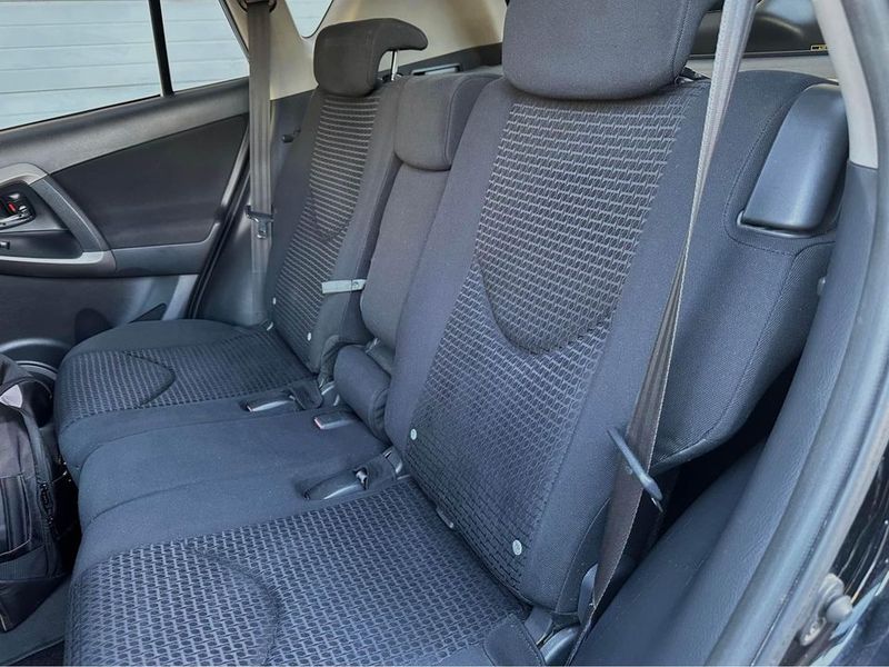 Toyota RAV4 • 2008 • 350,000 km 2