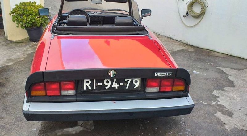 Alfa Romeo Spider • 1989 • 59,999 km 1