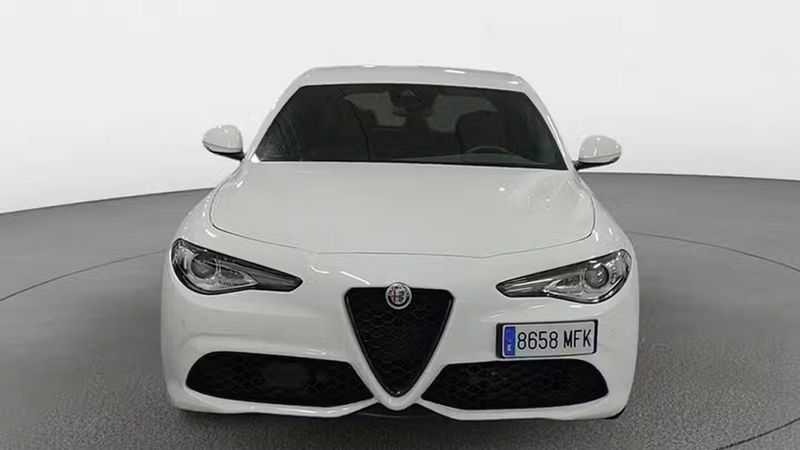 Alfa Romeo Giulia • 2023 • 24,656 km 11
