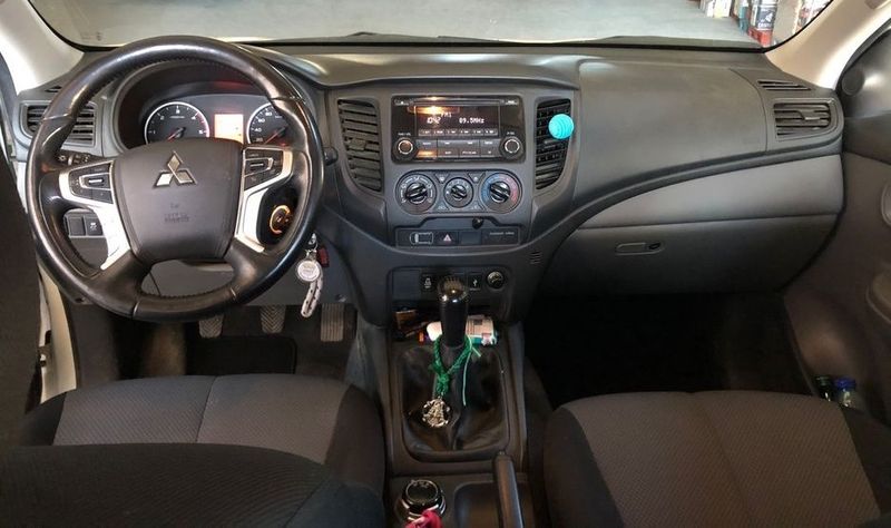 Mitsubishi L200 • 2020 • 27,000 km 4