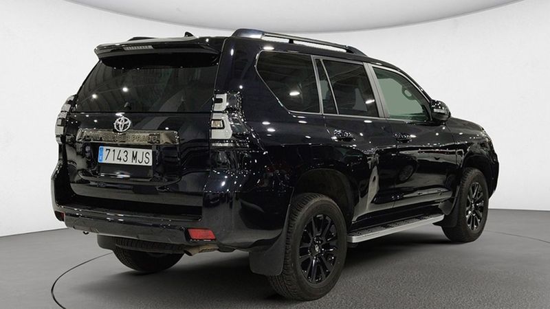 Toyota Land Cruiser • 2020 • 25,997 km 4