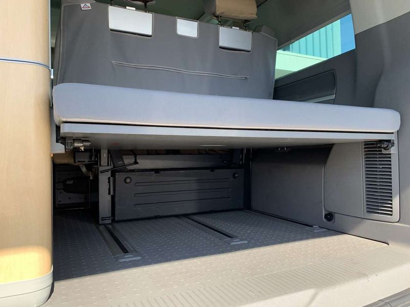 Volkswagen California • 2008 • 156,700 km 13