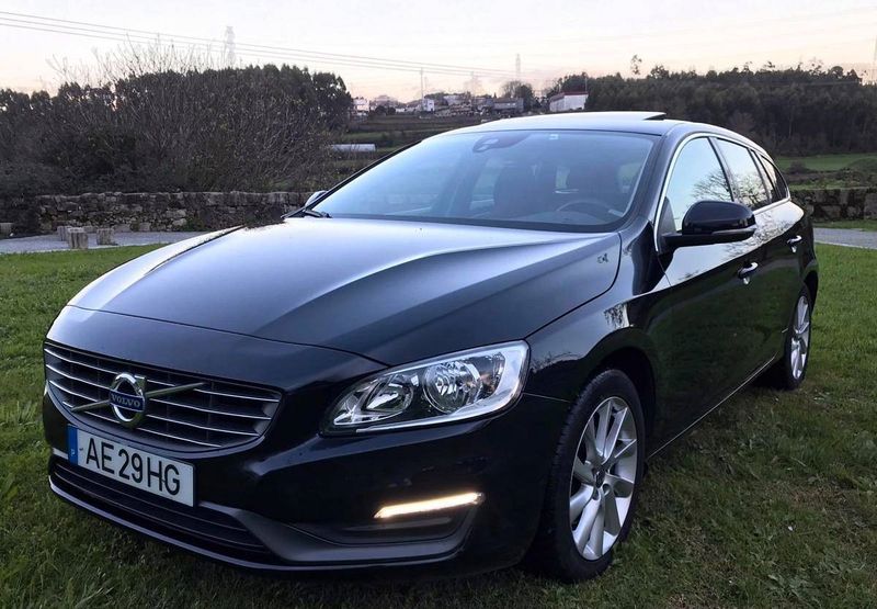 Volvo V60 • 2015 • 130,000 km 1