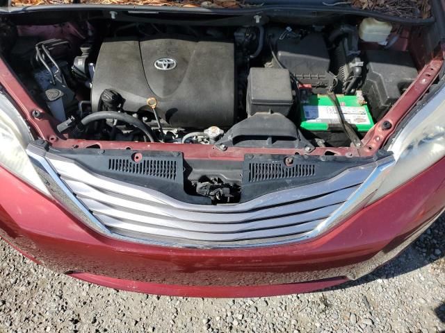 Toyota Sienna • 2017 • 10,000 mi 11