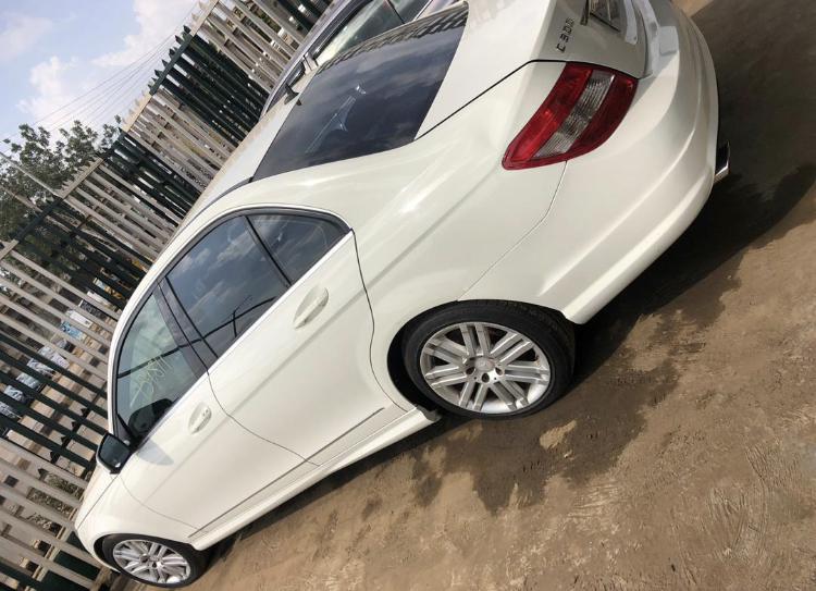 Mercedes-Benz 200 - 300 • 2009 • 160,000 km 3