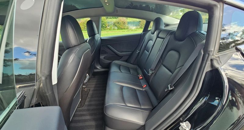 Tesla Model 3 • 2020 • 95,000 km 5