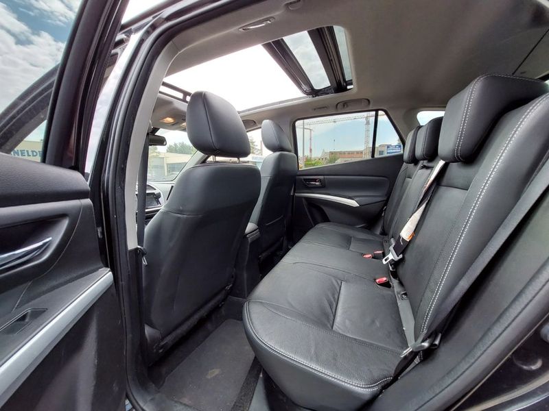 Suzuki SX4 • 2018 • 141,000 km 5