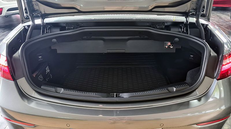 Mercedes-Benz E Cabrio • 2019 • 61,279 km 24