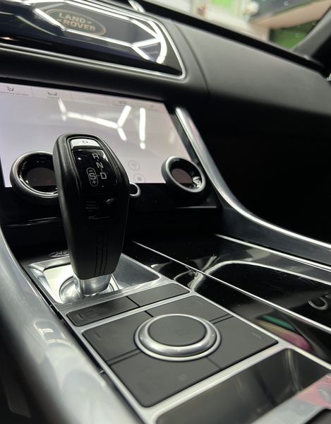 Land Rover Range Rover • 2020 • 150,000 km 16