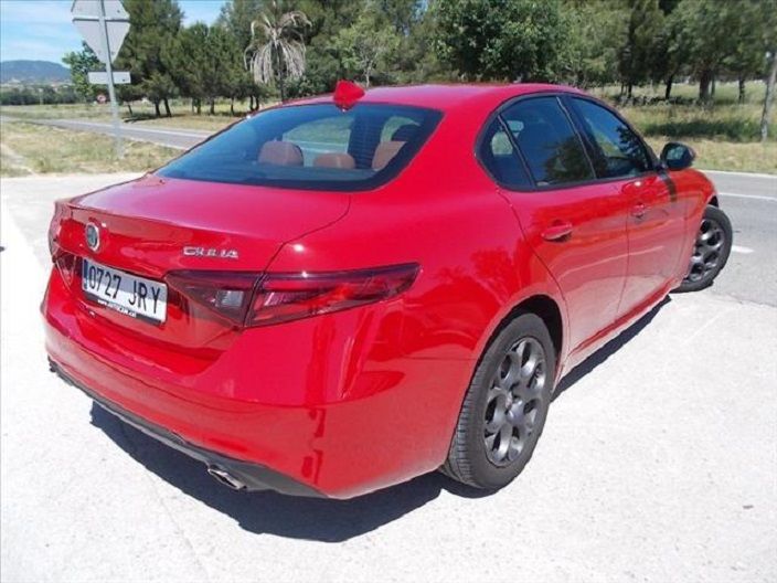Alfa Romeo Giulia • 2016 • 119,850 km 4