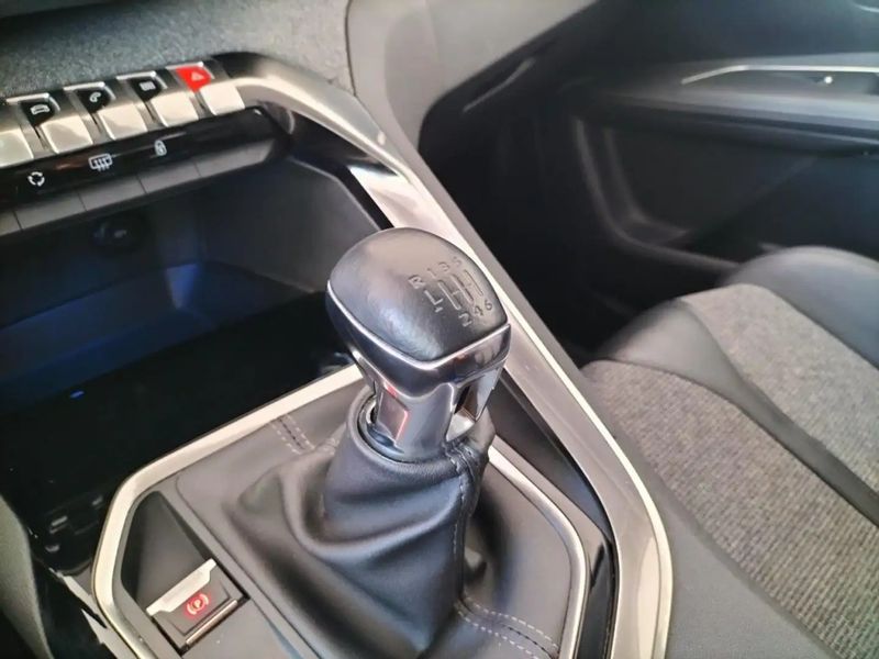 Peugeot 3008 • 2019 • 145,673 km 4