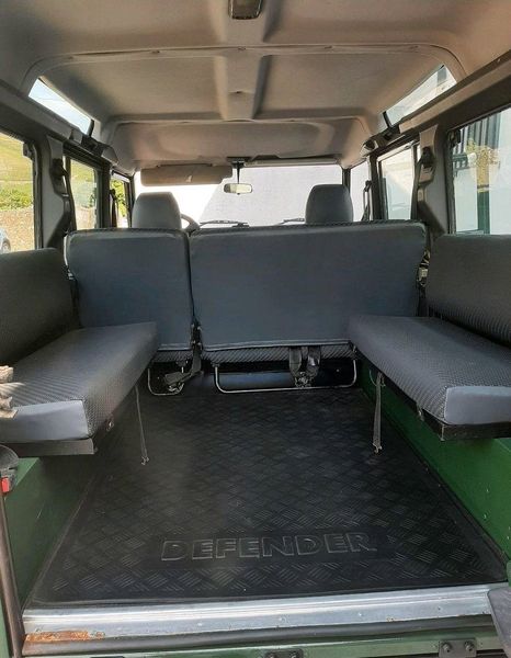 Land Rover Defender • 2000 • 299,999 km 9