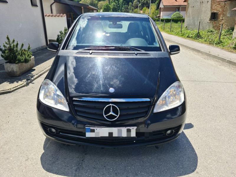 Mercedes-Benz 100 D • 1999 • 179,243 km 1