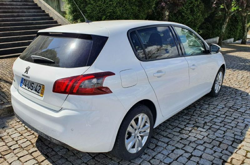 Peugeot 308 • 2018 • 46,350 km 2