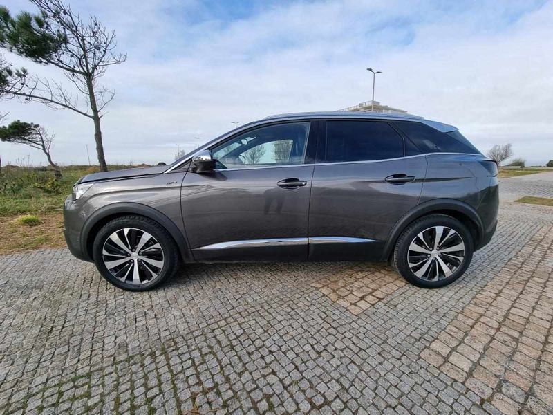 Peugeot 3008 • 2018 • 61,861 km 4