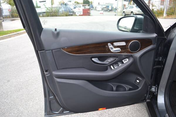 Mercedes-Benz GLC • 2018 • 16,681 km 8