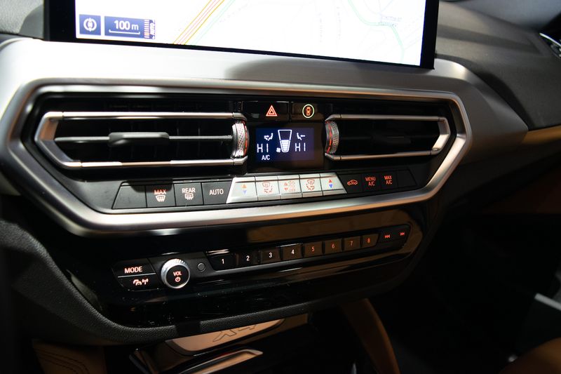 BMW X4 • 2024 • 4,100 km 11