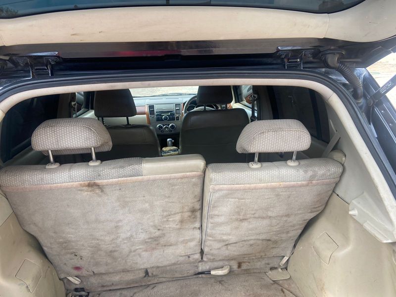 Nissan Tiida • 2005 • 165,000 km 5