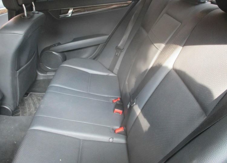 Mercedes-Benz C • 2009 • 150,000 km 6